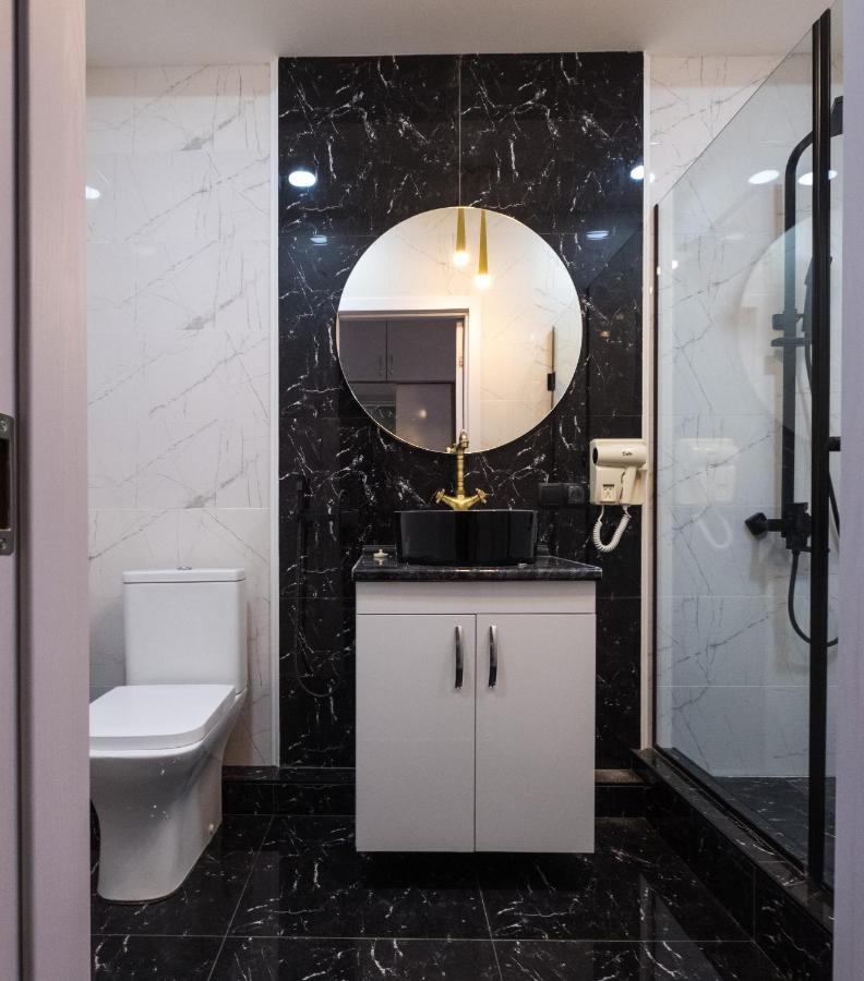 Iren River Side Apartments Тбилиси Екстериор снимка